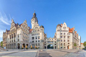 Blick auf neues Rathaus vom Burgplatz