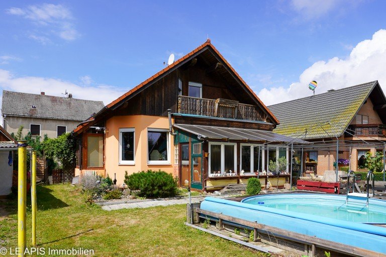 Gartenansicht Gro�weitzschen Einfamilienhaus +++FAMILIEN WILLKOMMEN! GRO�ES EINFAMILIENHAUS MIT TOLLEM GRUNDST�CK UND POOL IN TOLLER LAGE+++