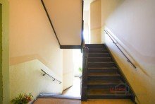 Treppenhaus RUHIG GELEGENE 1-RWG IM BELIEBTEN STADTTEIL LEIPZIG-EUTRITZSCH | FRISCH RENOVIERT