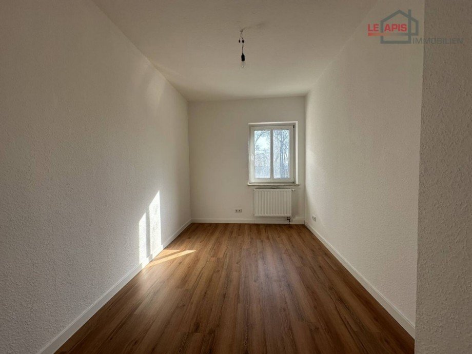 Zimmer 3 Etagenwohnung B�hlen