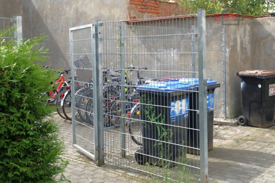 M�lltonnen u. Fahrradabstellm�glichkeit Etagenwohnung Leipzig