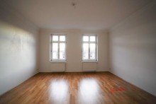 Wohnzimmer +++TOLLE DG-3-RWG MIT TAGESLICHTBAD U.BALKON IM BELIEBTEN BACHVIERTEL+++