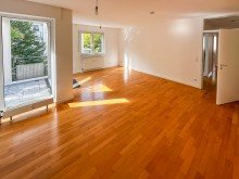 Wohnzimmer STILVOLLE 4-RWG IN BAD GODESBERG MIT EBK, BALKON, AR,  U. PARKETT