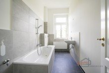 Masterbad RUHIG GELEGENE 1-RWG IM BELIEBTEN STADTTEIL LEIPZIG-EUTRITZSCH | FRISCH RENOVIERT