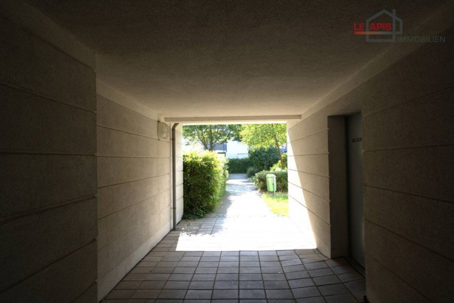 Durchgang zum Gartenbereich Dachgeschosswohnung Leipzig-Lausen