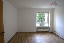 Schlafzimmer GEM�TLICHE, RUHIG GELEGENE 2-RWG M. EBK, BK, AR U. PKW-STELLPLATZ IN BEGEHRTER LAGE V. LINDENTHAL