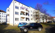 Hausansicht hinten Bild 2 ATTRAKTIVE 2-RWG MIT BALKON U. HOBBYRAUM (DACHBODEN) IN GRNER U. BELIEBTER LAGE VON LPZ.-WAHREN