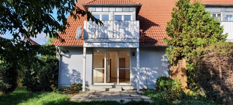 Aussenansicht Leipzig / Hohenheida Doppelhaush�lfte +++DOPPELHAUSH�LFTE VOLLUNTERKELLERT IN IDYLLISCHER LAGE M. GARTEN U.GARAGE IN SEEHAUSEN HOHENHEIDA+++