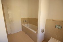 Bad inkl. Wanne u. Dusche obere Ebene +++REIHENHAUS MIT VIEL PLATZ FR DIE GROE FAMILIE  - EXTRAVAGANTE 4-RWG IM BELIEBTEN GOHLIS+++