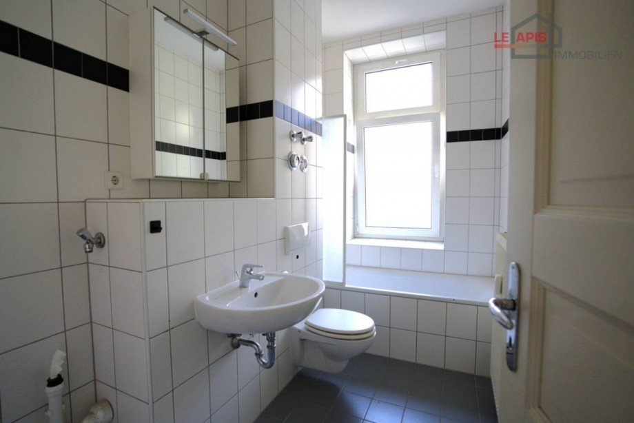 Tageslichtbad Bild 2 Etagenwohnung Leipzig