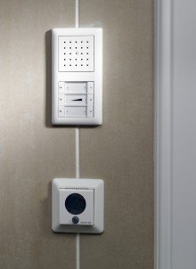 Hochwertige Elektroinst. +++WOHNEN WIE EIN SCHLOSSHERR -  4-RWG IN TOP-LAGE INKL.2 BDERN, KAMIN UND BALKON+++