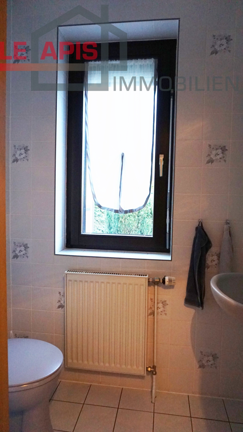 G�ste-WC Doppelhaush�lfte Gro�p�sna