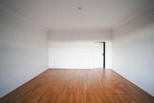 Wohnzimmer +++TOLLE DG-3-RWG MIT TAGESLICHTBAD U.BALKON IM BELIEBTEN BACHVIERTEL+++