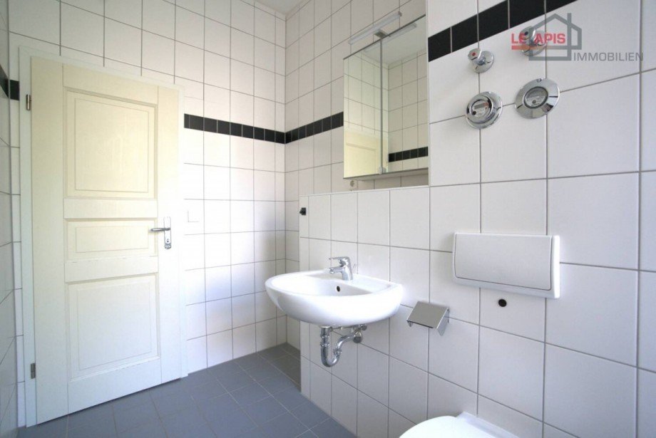 Tageslichtbad Bild 2 Etagenwohnung Leipzig