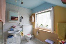 Bad 1.OG +++FAMILIEN WILLKOMMEN! GRO�ES EINFAMILIENHAUS MIT TOLLEM GRUNDST�CK UND POOL IN TOLLER LAGE+++