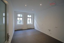 K�che ROLLSTUHLFAHRER AUFGEPASST! SCHICKE KOMPLETT RENOVIERTE 2-RWG M. GR. TAGESLICHTBAD U. TREPPENLIFT