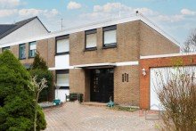 Strassenansicht +++Reihenendhaus mit Ausbaupotential in Benrath - Top-Lage+++
