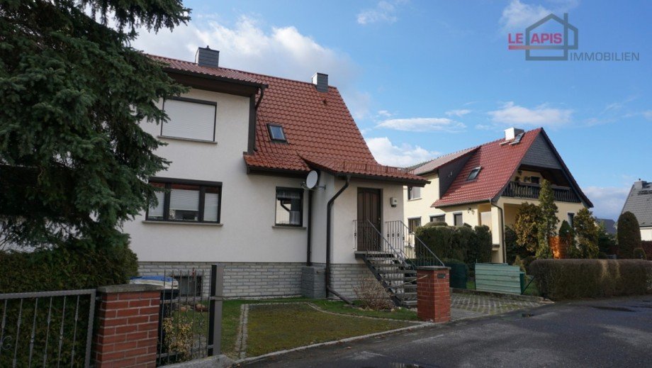 Hausansicht Doppelhaush�lfte Gro�p�sna