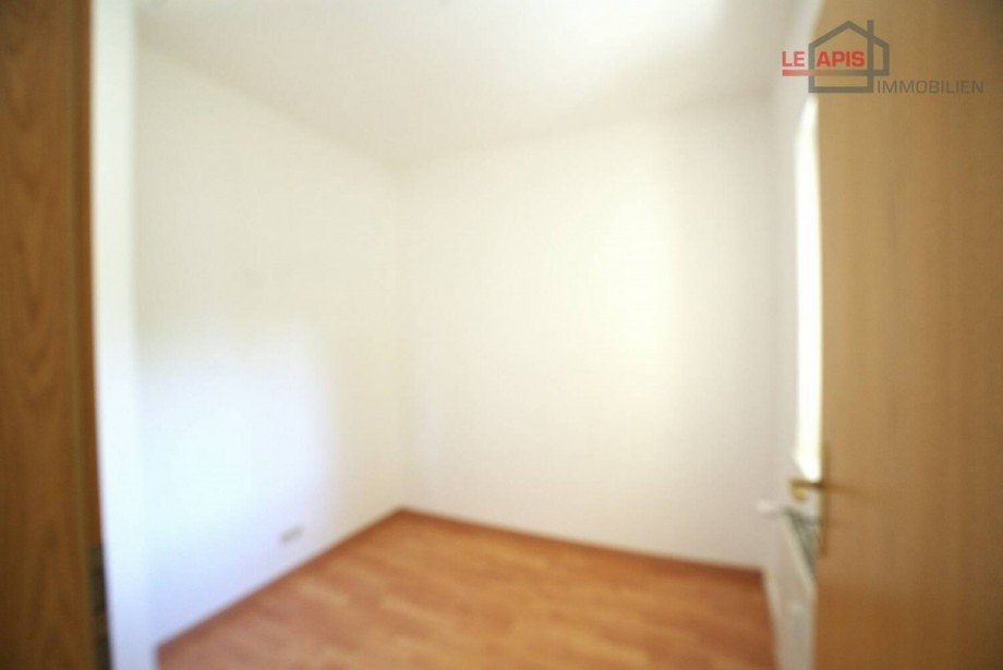 halbes Zimmer Bild 2 Etagenwohnung B�hlen