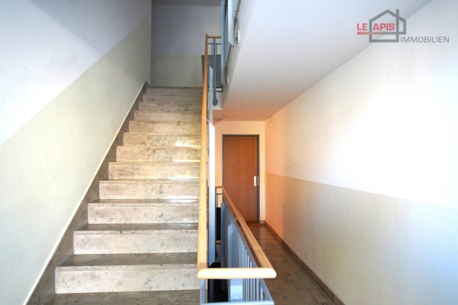 Treppenhaus Bild 2 Dachgeschosswohnung Leipzig/ Lausen