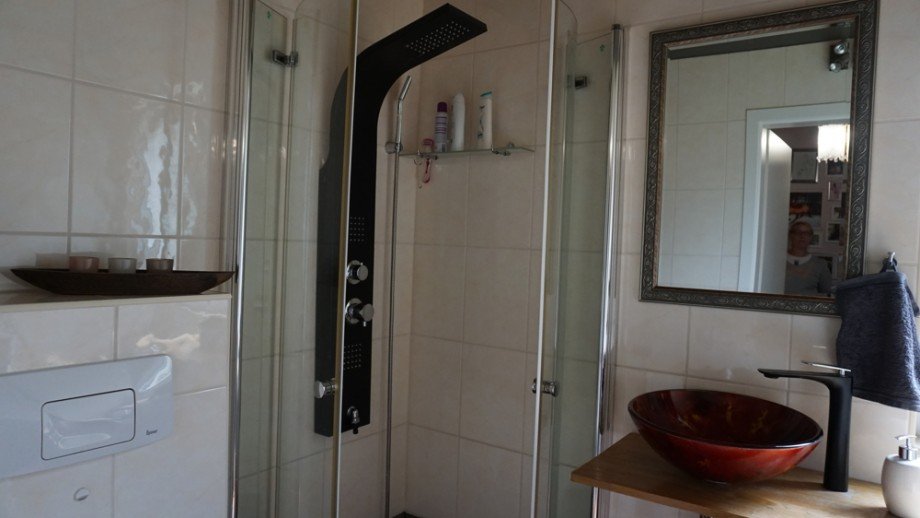 Bad EG mit Dusche Einfamilienhaus Leipzig