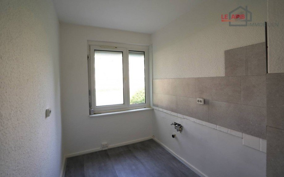 +++ATTRAKTIVE, HELLE 2-RWG MIT TAGESLICHTBAD INKL. DUSCHE U. PKW-STELLPL. IM BELIEBTEN ZWENKAU+++ - Photo 4