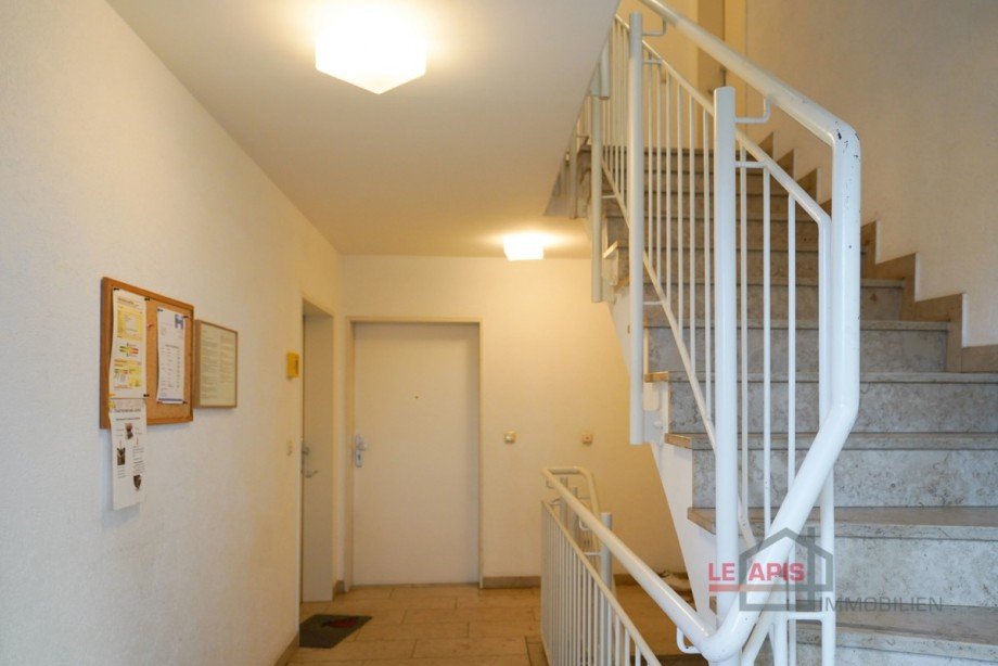 Treppenhaus Eingangsbereich Bild 2 Maisonettewohnung Leipzig / Liebertwolkwitz