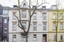 Hausansicht +++4-Raum-ETW mit Altbauflair! Balkon + Pellets-Ofen! Top Lage! Nhe Schloss Benrath!+++