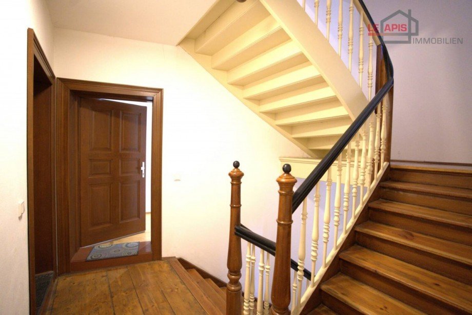 Treppenhaus Wohnungseingangsbereich Etagenwohnung Leipzig
