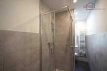 Bad inkl. Dusche, WC, Waschtisch +++ATTRAKTIVE, HELLE 2-RWG MIT TAGESLICHTBAD INKL. DUSCHE U. PKW-STELLPL. IM BELIEBTEN ZWENKAU+++