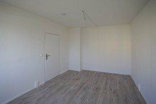 Schlafzimmer +++ATTRAKTIVE, HELLE 2-RWG MIT TAGESLICHTBAD INKL. DUSCHE U. PKW-STELLPL. IM BELIEBTEN ZWENKAU+++