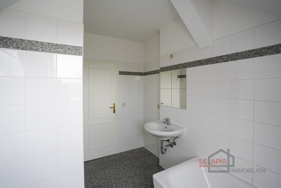 Masterbad Dachgeschosswohnung Leipzig / Gro�zschocher