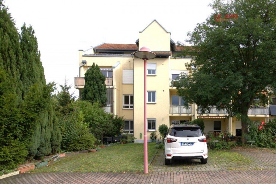 Hausansicht inkl. Au�enstellplatz Nr. 12 Etagenwohnung Leipzig