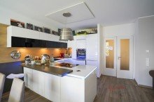 Wohnzimmer ++AUFGEPASST 4-RWG M. 2 BK U. EBK IN EINER STILVOLLEN VILLA IM BELIEBTEN WALDSTRA�ENVIERTEL++