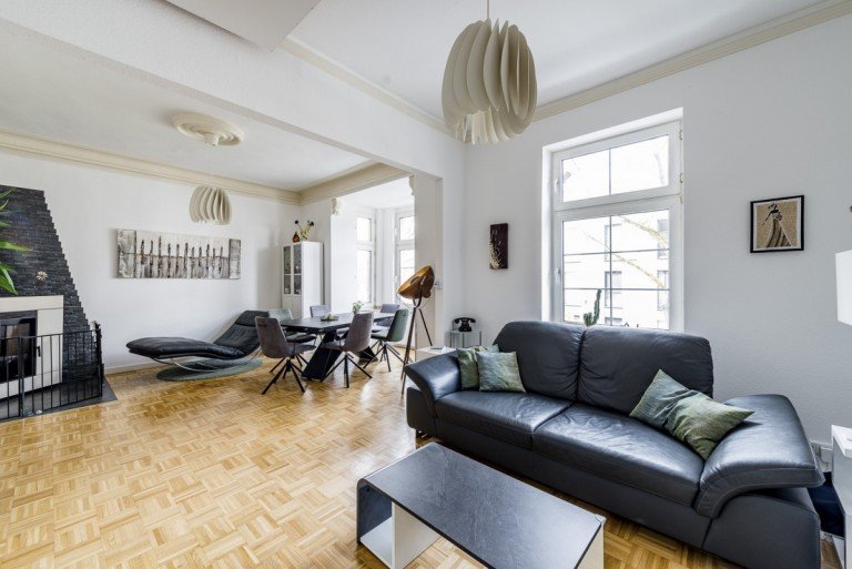 Wohn- / Esszimmer D�sseldorf / Benrath - Benrath Etagenwohnung +++4-Raum-ETW mit Altbauflair! Balkon + Pellets-Ofen! Top Lage! N�he Schloss Benrath!+++