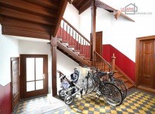 Treppenhaus-Zugang Hofbereich IDEAL F. STUDENTEN - GERUMIGE, RENOVIERTE U. WG-GEEIGNETE 3-RWG IM BELIEBTEN GRAPHISCHEN VIERTEL