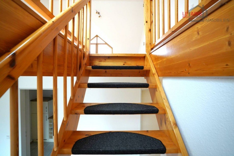 Treppenaufgang zum Wohnbereich Dachgeschosswohnung Leipzig / Paunsdorf