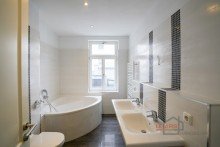 Masterbad NAH AM SEE - HELLE 4-R-EG-WG MIT TAGESLICHTBAD, GSTE-WC UND STELLPLATZ IM BEGEHRTEN MARKKLEEBERG