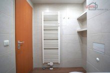 Bad Bild 4 SCHICKE DG-3-RWG MIT BALKON, EBK, BAD UND TG-STELLPL. IM BELIEBTEN STADTTEIL LEIPZIG-LAUSEN