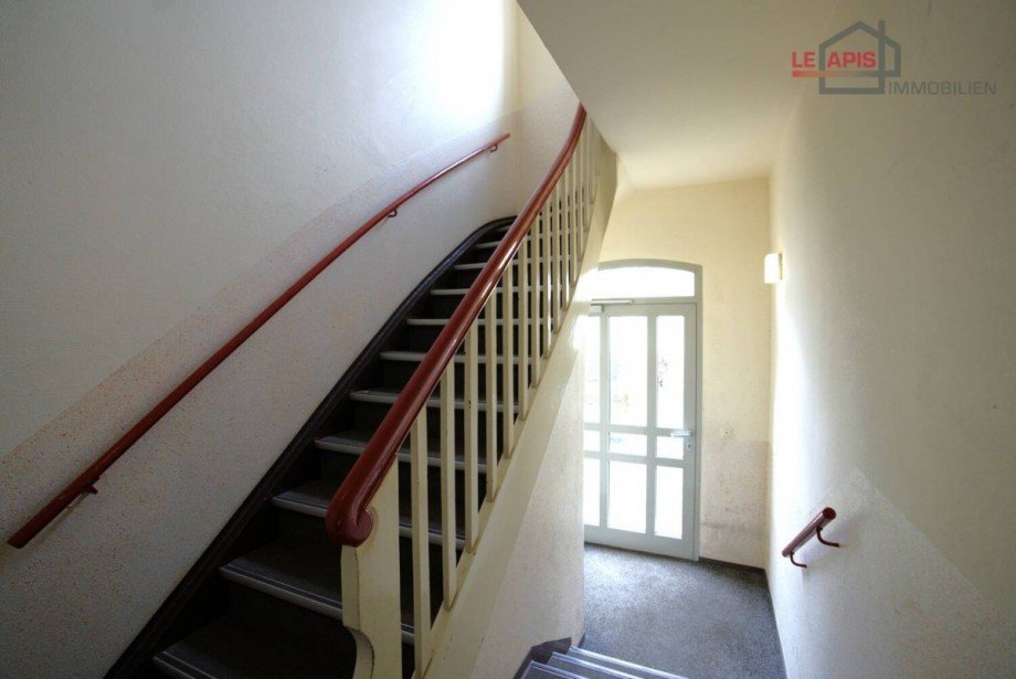 Hauseingangsbereich Etagenwohnung B�hlen