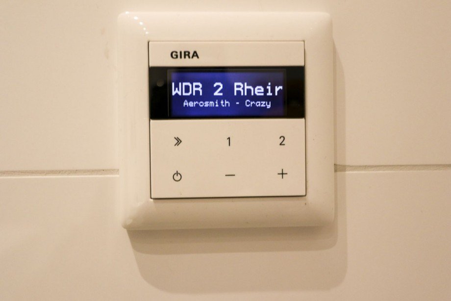 GIRA IP Radio mit Deckenlautsprechern Etagenwohnung Dsseldorf