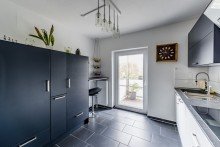 Kche +++4-Raum-ETW mit Altbauflair! Balkon + Pellets-Ofen! Top Lage! Nhe Schloss Benrath!+++