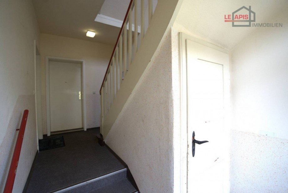 Treppenhaus Zugang zum Kellerbereich Etagenwohnung B�hlen
