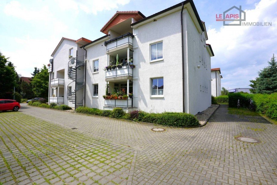 Hausansicht, PKW-Stellpl. u. Fahrradabstellmglichkeit Erdgeschosswohnung Leipzig