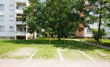 PKW-Freiplatz +++ATTRAKTIVE, HELLE 2-RWG MIT TAGESLICHTBAD INKL. DUSCHE U. PKW-STELLPL. IM BELIEBTEN ZWENKAU+++