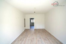 Wohnzimmer Bild 2 +++ATTRAKTIVE, HELLE 2-RWG MIT TAGESLICHTBAD INKL. DUSCHE U. PKW-STELLPL. IM BELIEBTEN ZWENKAU+++