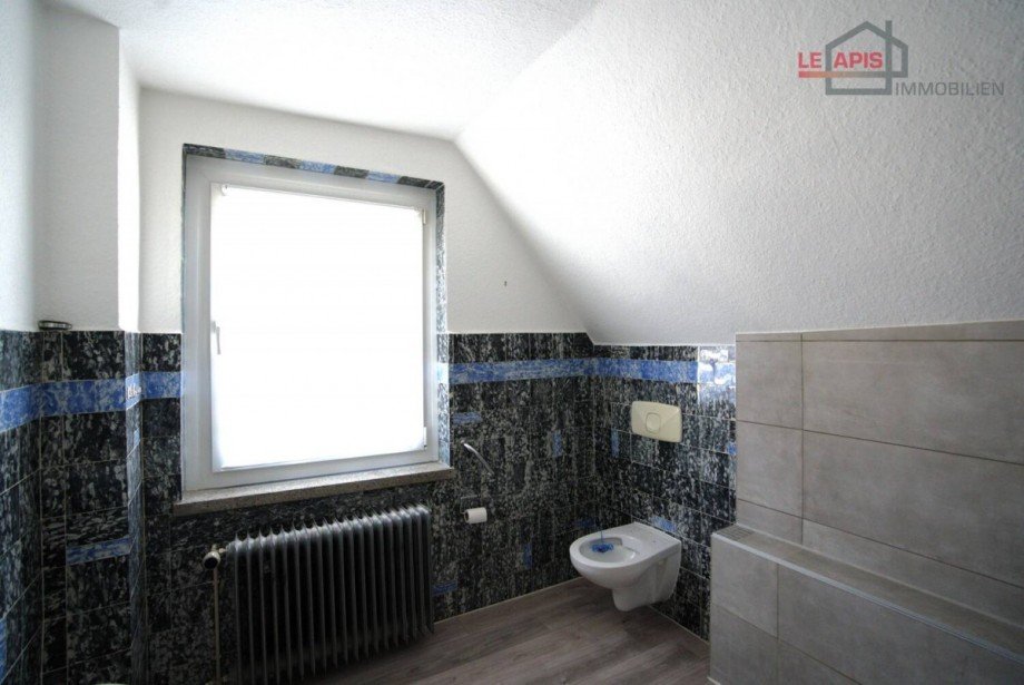 Tageslichtbad 1.OG Bild 2 Doppelhaush�lfte Leipzig