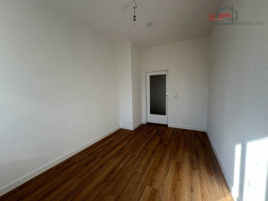 Zimmer 3 Bild 2 Etagenwohnung B�hlen