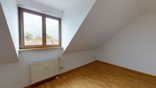 Schlafzimmer +++RUHIGES WOHNEN MIT BERDACHTEM BALKON, OFFENER KCHE IN BELIEBTER LAGE VON TAUCHA+++