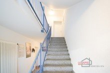 Treppenhaus TOLLE, FRISCH RENOVIERTE 2-RWG M. EBK, AR U. BALKON IN BELIEBTER, GRNER LAGE V. LEIPZIG-LINDENTHAL